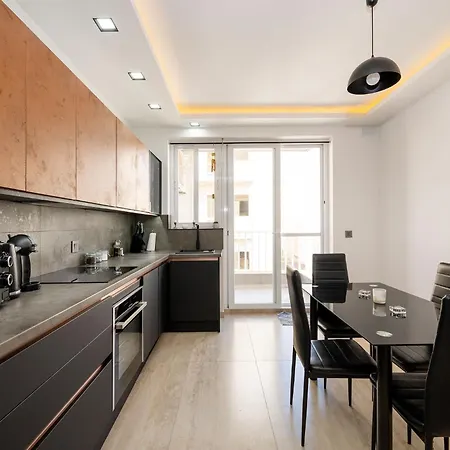 Modern 2 Bedroomed In Daire *