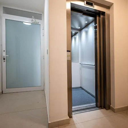 Modern 2 Bedroomed In アパート *