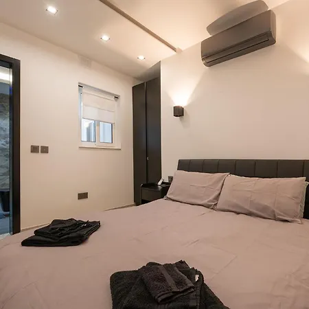 Modern 2 Bedroomed In アパート グジラ