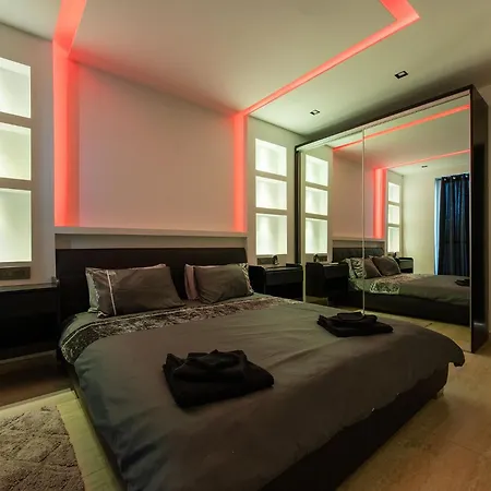 Modern 2 Bedroomed In