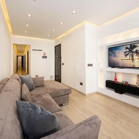 Apartment Modern 2 Bedroomed In