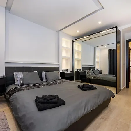 Modern 2 Bedroomed In アパート *