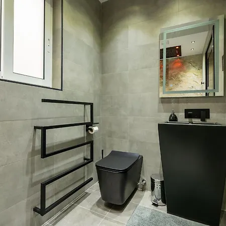 Modern 2 Bedroomed In * グジラ