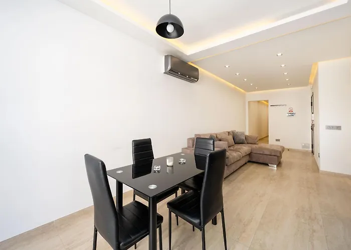 Modern 2 Bedroomed In アパート グジラ