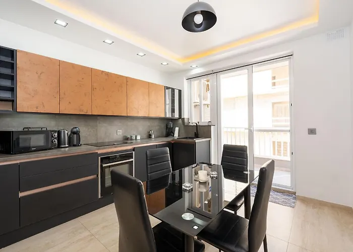 Modern 2 Bedroomed In アパート *